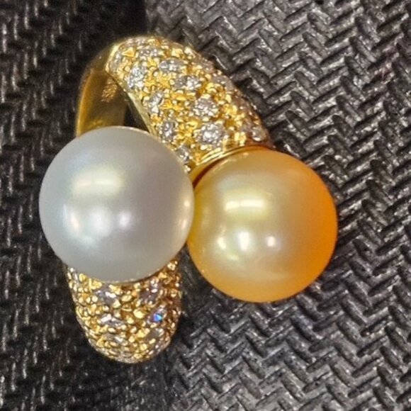 18 KT - SOUTH SEA PEARL NECKLACE AND RING - Picture 2 of 9